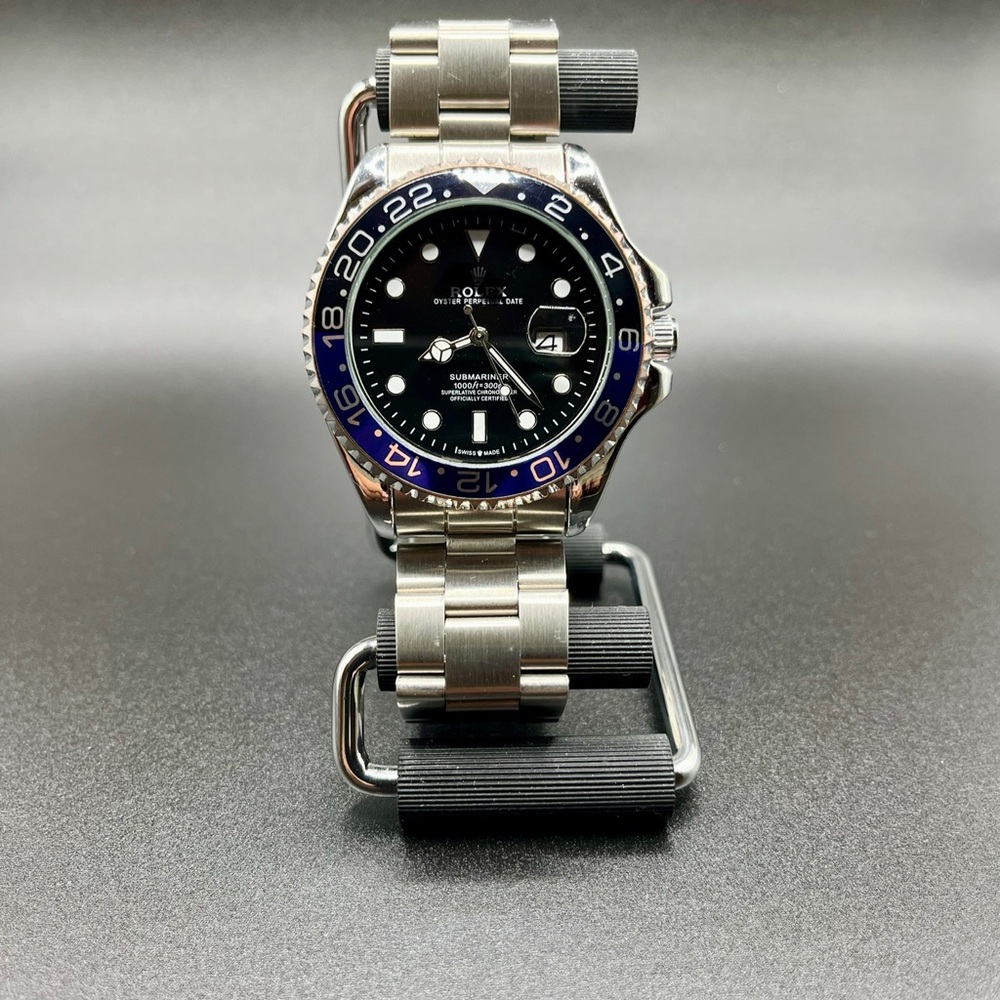 Luxury Silver and Blue Watch. BIG 44mm - Picture 2 of 4